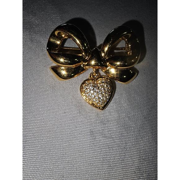 Vintage Whiting & Davis (WD) Gold Tone Bow Brooch Pin Rhinestone Heart Drop - Picture 7 of 7